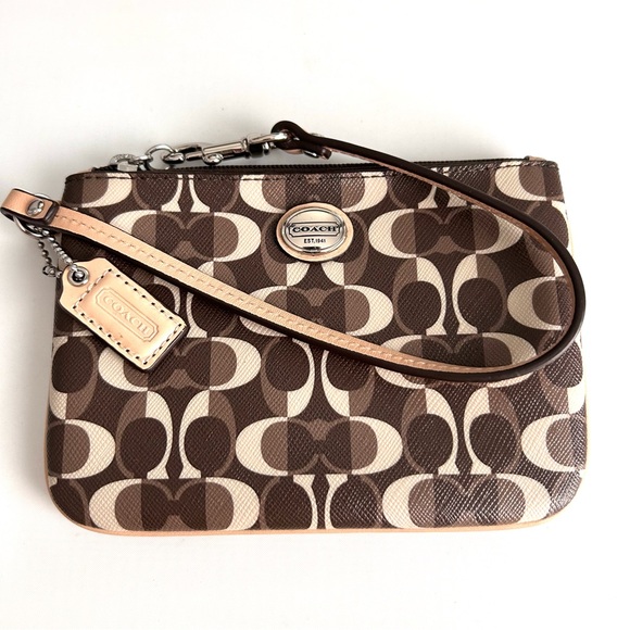 Coach Wristlet Payton Dream Brown Beige - Picture 12 of 13